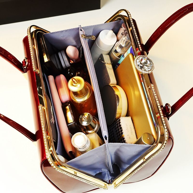 Famous Brand Retro Vintage Designer PU Leather Portable Stylish Big Size Messenger Bag for Women