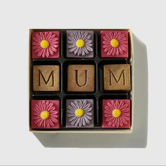 Milk Chocolate Mum Flowers Gift Box – Handmade Belgian Chocolate Flower Bouquet for Mum – Mother's Day Chocolate Gift – Luxury Chocolate Flowers
