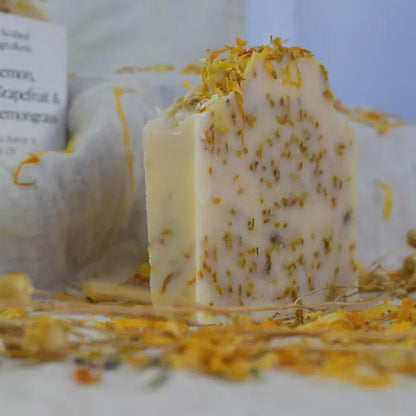 100% Natural Lemon, Grapefruit & Lemongrass Soap – Handmade Vegan Citrus Soap Bar – Moisturising Essential Oil Soap – Natural Skincare Gift