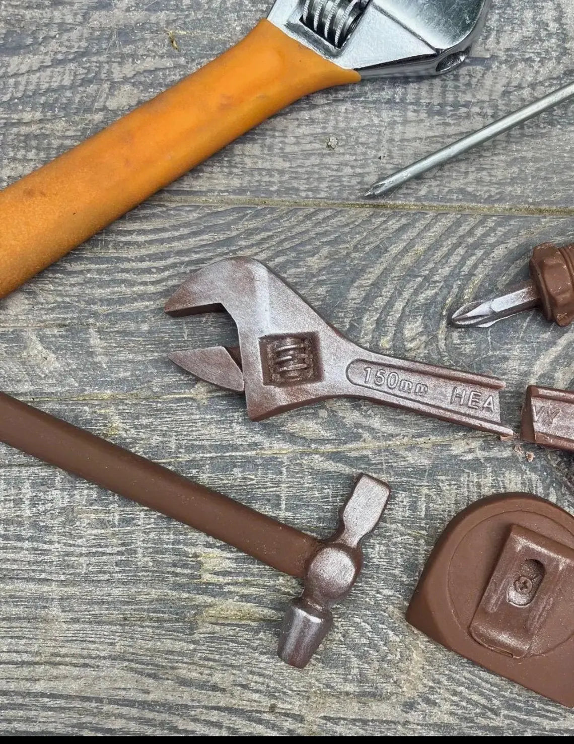 Belgian Chocolate Tool Kit Gift Set – Handmade Gourmet Chocolate Tools – Novelty Chocolate Gift Box for DIY Enthusiasts, Mechanics & Handymen – Artisan Belgian Chocolate