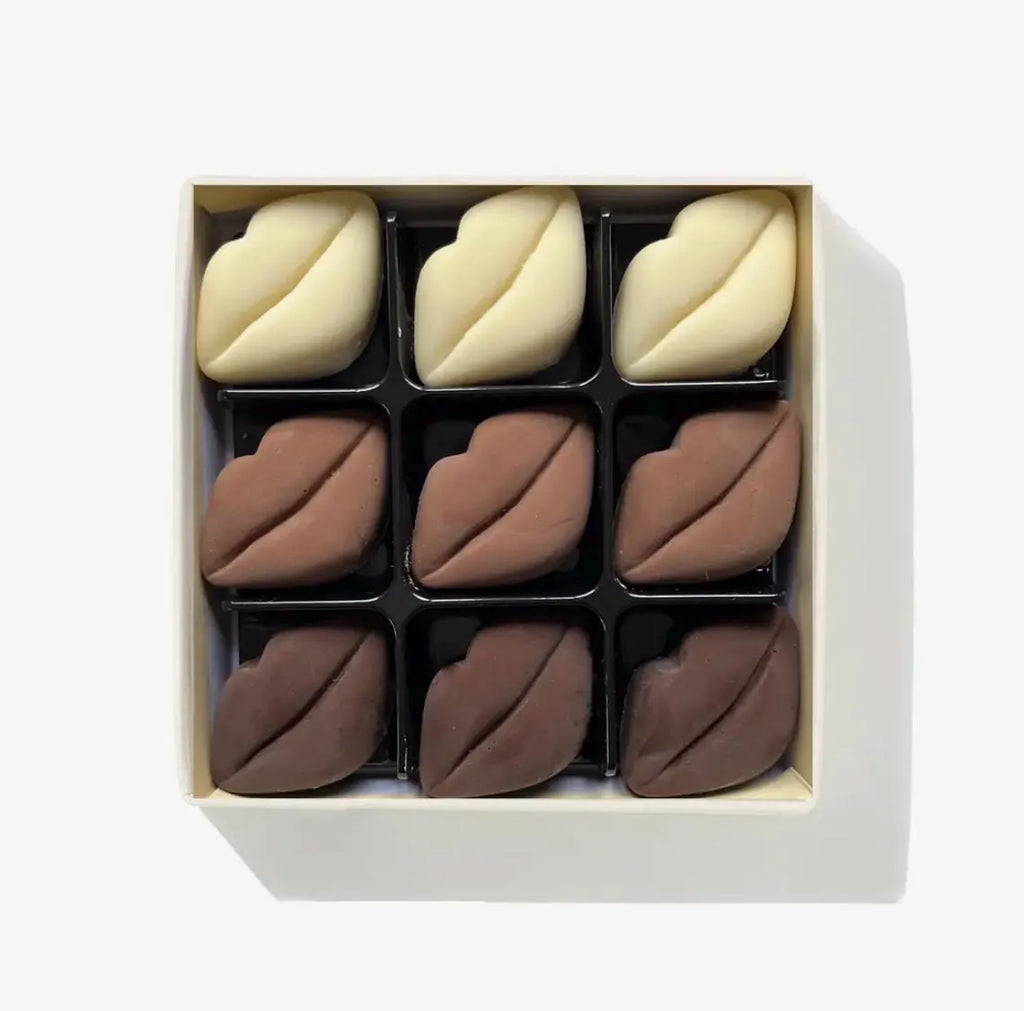 Assorted Belgian Chocolate Lips & Kisses Gift Box – Handmade Gourmet Chocolate Lips – Romantic Chocolate Gift for Valentine’s Day, Anniversaries & Special Occasions (65g)